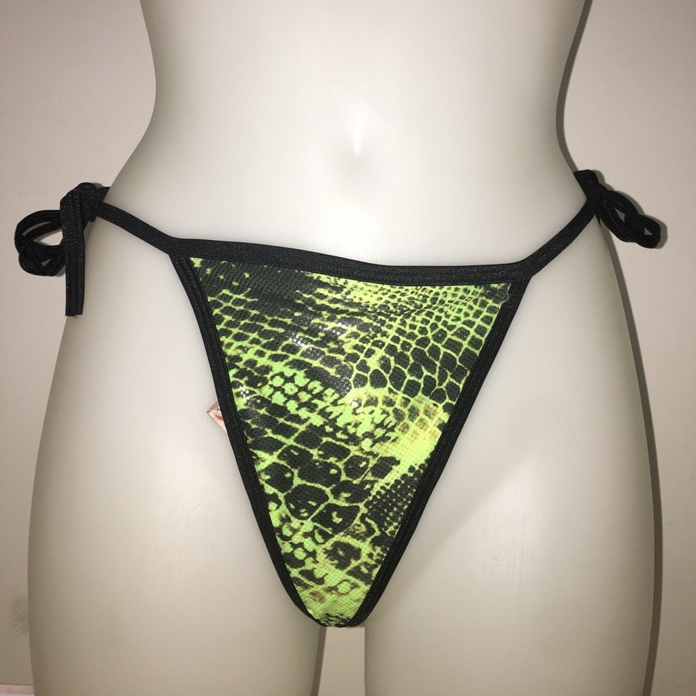 Bikini - Picture 4 of 6